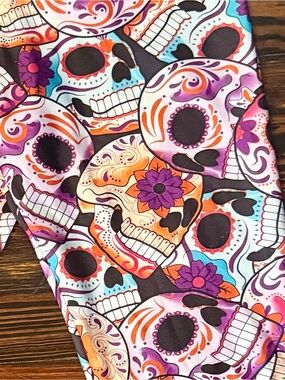 Women’s Sugar Skull Print Capri Leggings - Purple Multi